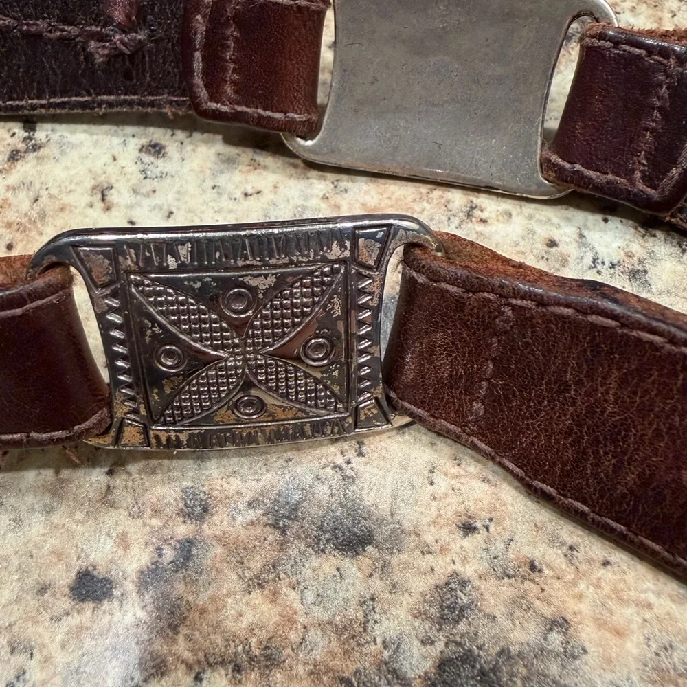 Vintage Fossil 1998 Brown and Silver Tone Leather Belt with Silver Buckle Size M